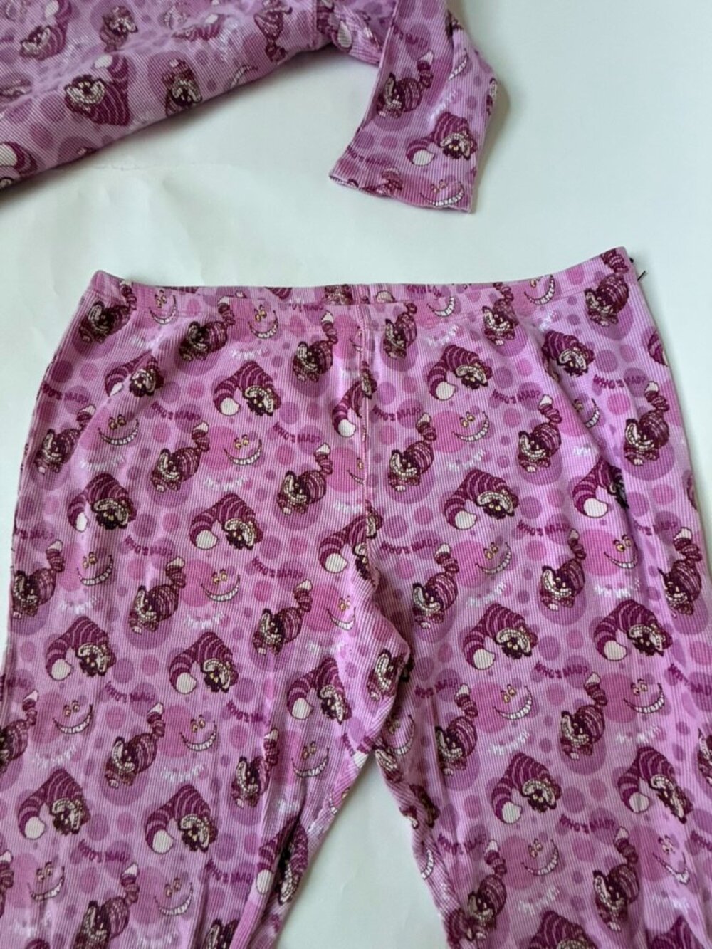 Disney Store Womens L/XL Cheshire Cat Thermal PJ Set Shirt Crop Pant Pajama pink - Picture 4 of 6